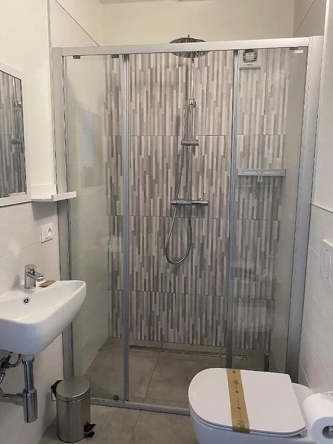 Villa Nina - Apartments & Relax Caprino Veronese