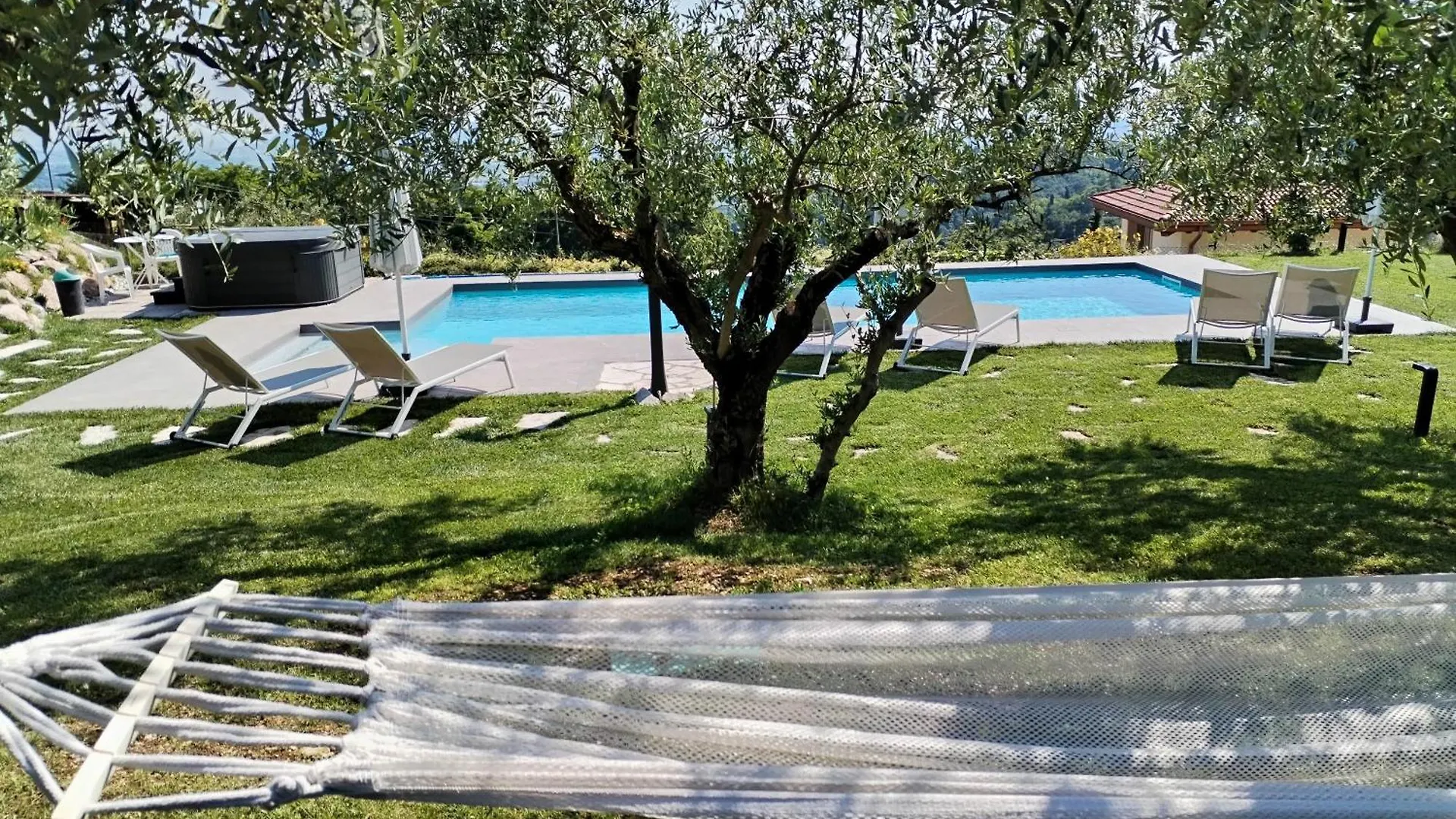 Villa Nina - Apartments & Relax Caprino Veronese